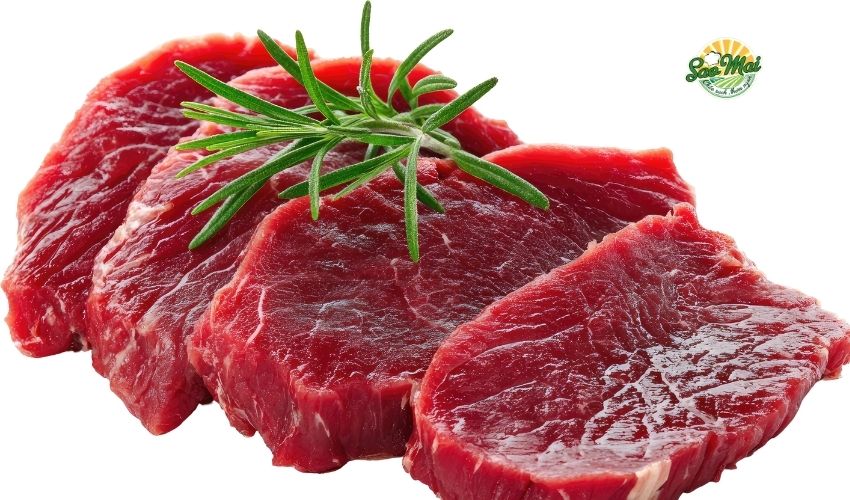 Thịt bò cung cấp dồi dào sắt heme và kẽm, giúp bé phát triển toàn diện