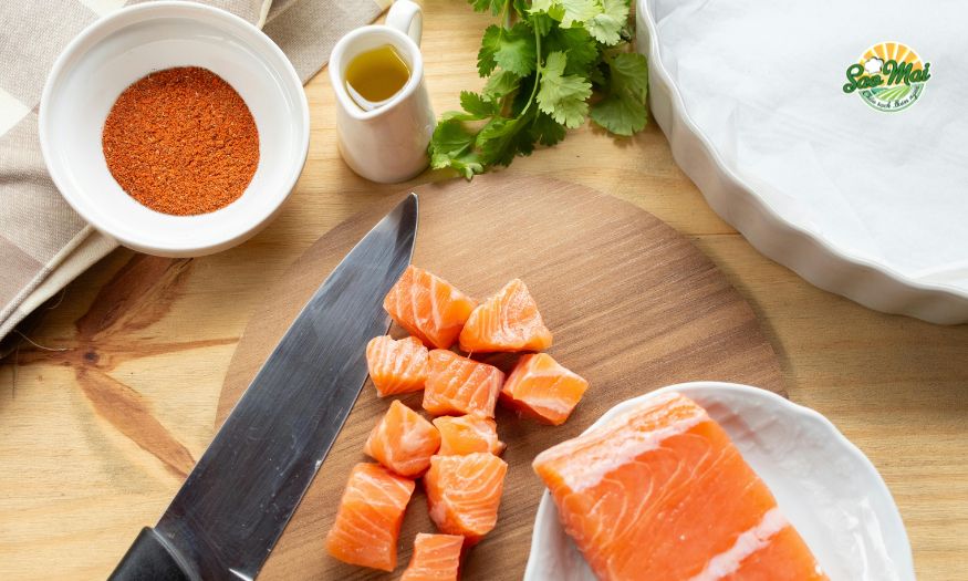 Sơ chế cá hồi đúng cách giúp giữ trọn omega-3