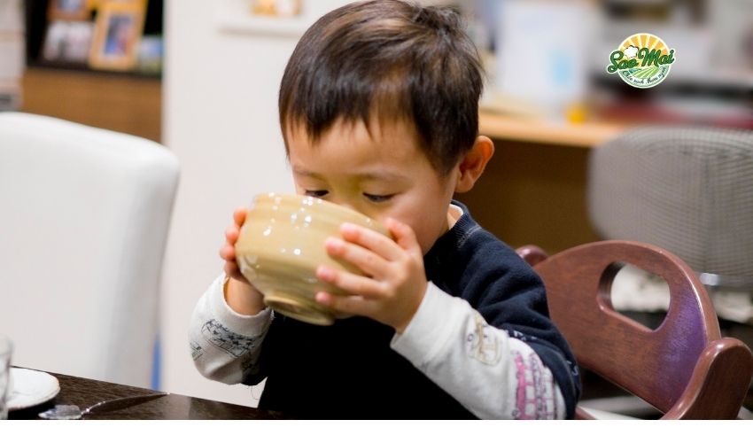 Tiêu chuẩn chiều cao cân nặng bé 3 tuổi theo tổ chức WHO 2025 2 Dinh dưỡng đúng chuẩn là chìa khóa giúp bé phát triển vượt trội
