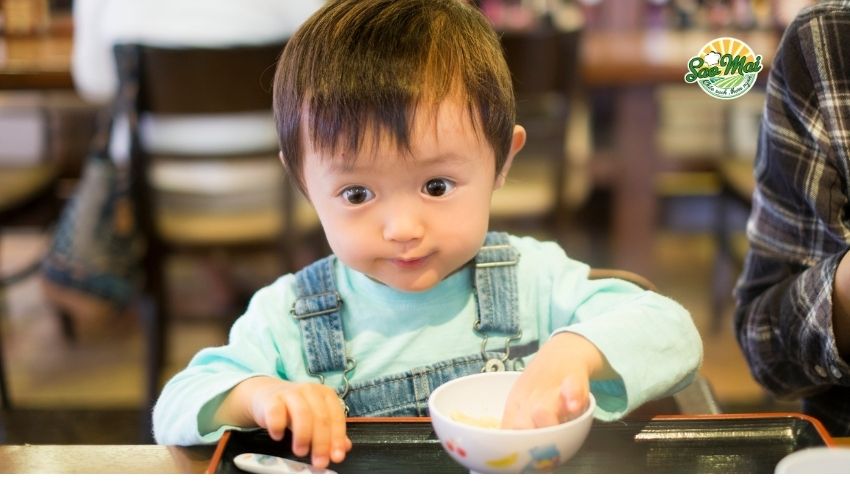 Dinh dưỡng là chìa khóa để con đạt chiều cao cân nặng bé theo tháng lý tưởng
