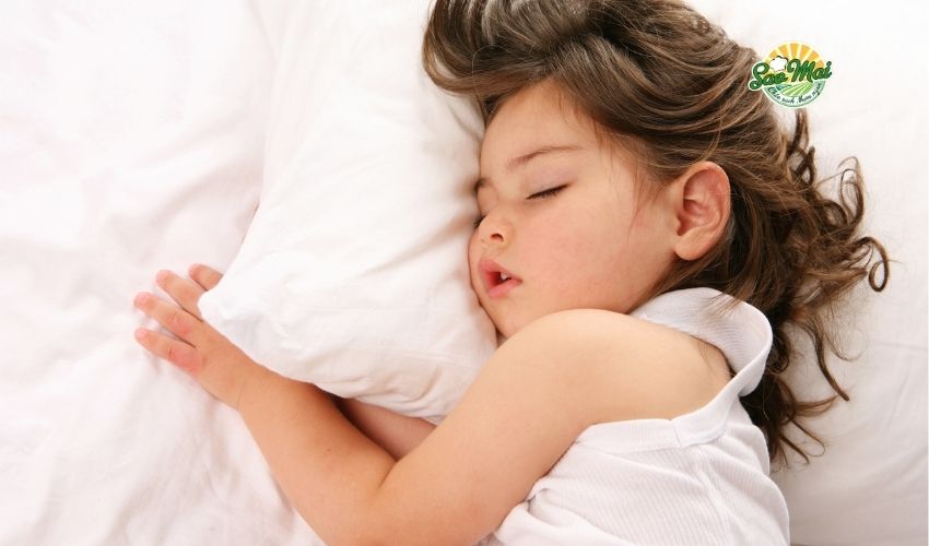 Bảng chiều cao cân nặng bé 1 tuổi theo tiêu chuẩn y khoa thế giới 1 Giấc ngủ sâu đóng vai trò quan trọng trong việc tăng trưởng chiều cao bé 1 tuổi